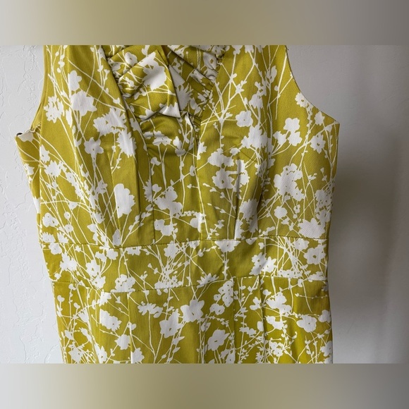 Taylor| Floral Dress in Bright Neon Tone, Size 4•••Perfect for Spring! - Picture 5 of 16